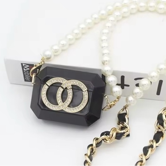 AirPod Pro Chic Crossbody Case - Picture 2 of 2